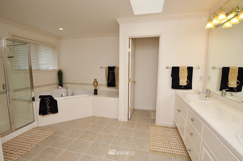 20805 40th Drive Southeast Bothell, WA 98021 - Photo 9 of 15