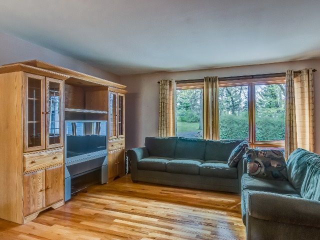 11120 Hamborg Road Roscoe, IL 61073 - Photo 3 of 22 Gallery Image 3