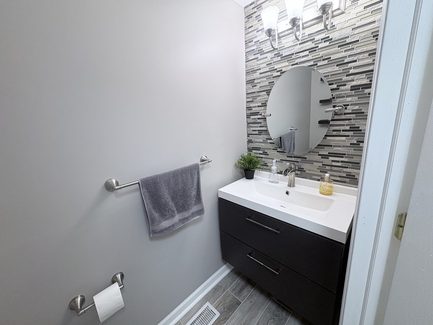 1004 Longford Road Bartlett, IL 60103 - Photo 13 of 28