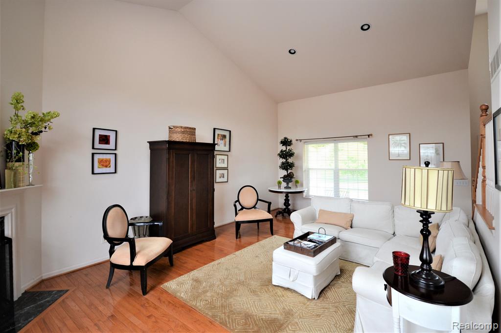 4890 Spring Meadow Drive Clarkston, MI 48348 - Photo 4 of 23