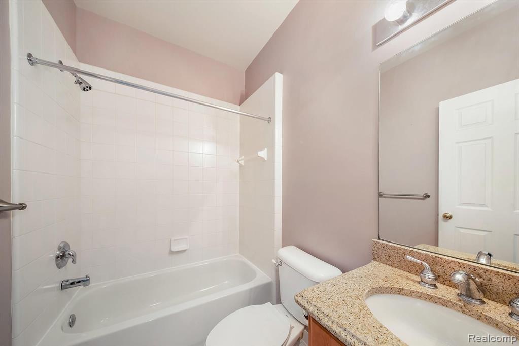 45751 North Stonewood Road Canton, MI 48187 - Photo 13 of 33