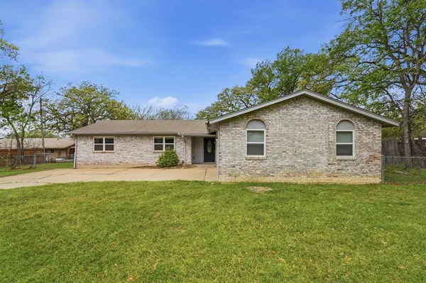 $297,999 | 6246 Guilford Street, Forest Hill, TX 76119