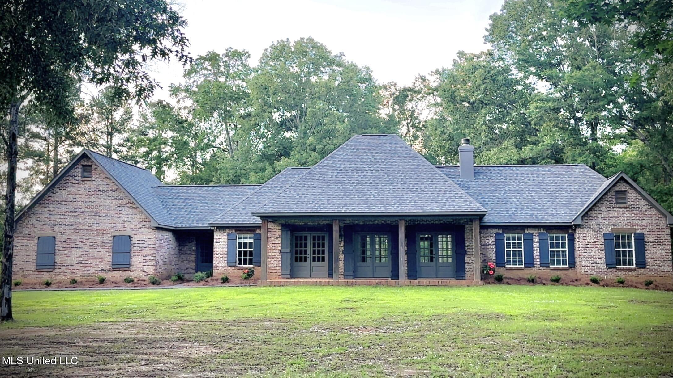 266 Germantown Road Canton, MS 39046 - Photo 1 of 45 IMG_2819 5