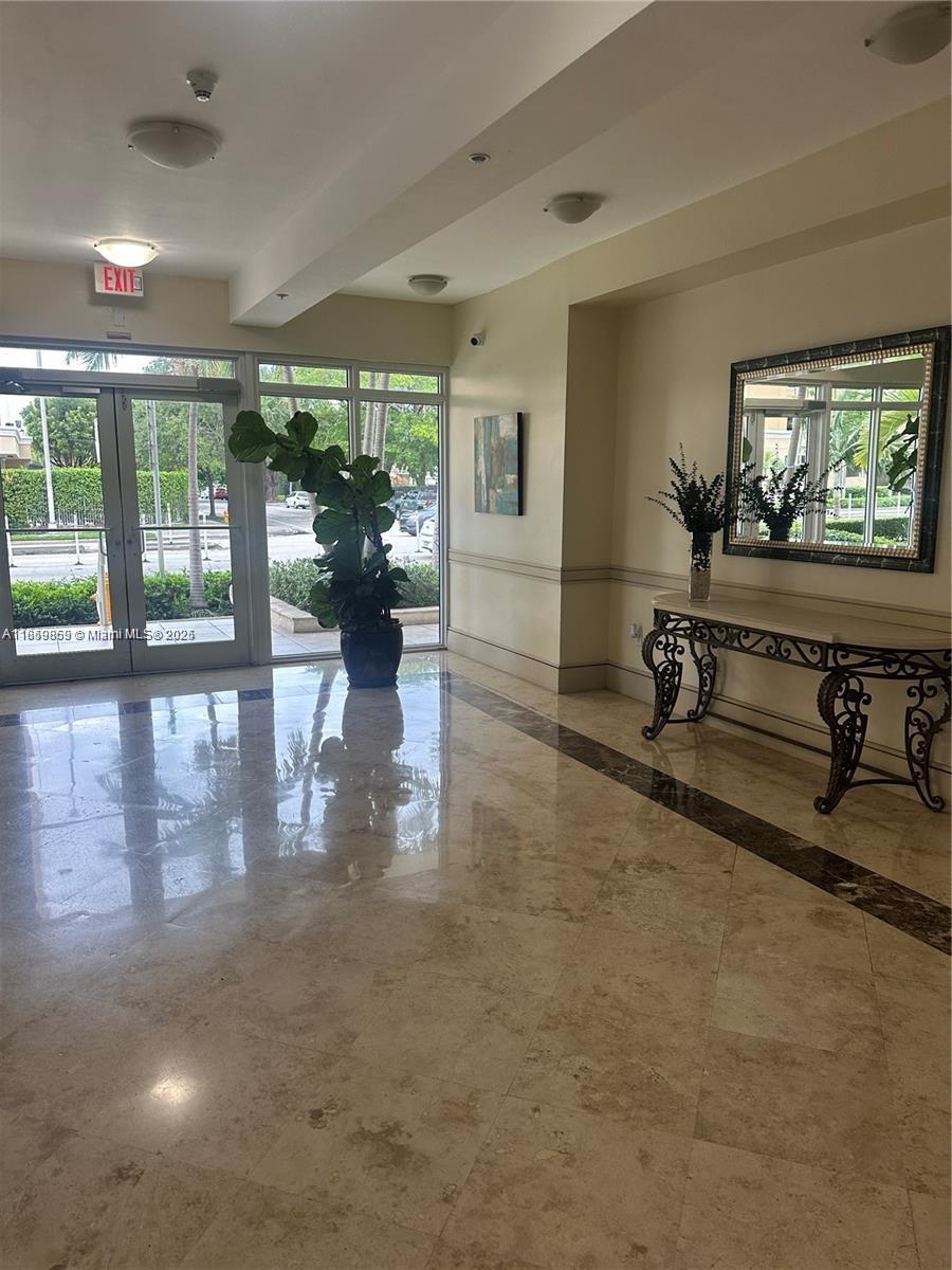 2400 Southwest 27th Avenue, Unit 406 Miami, FL 33145 - Photo 25 of 31 a view of a interior of the room