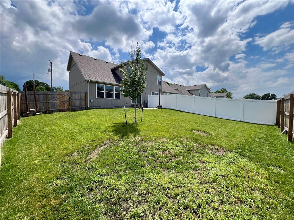500 West Lawrence Avenue Spring Hill, KS 66083 - Photo 17 of 29