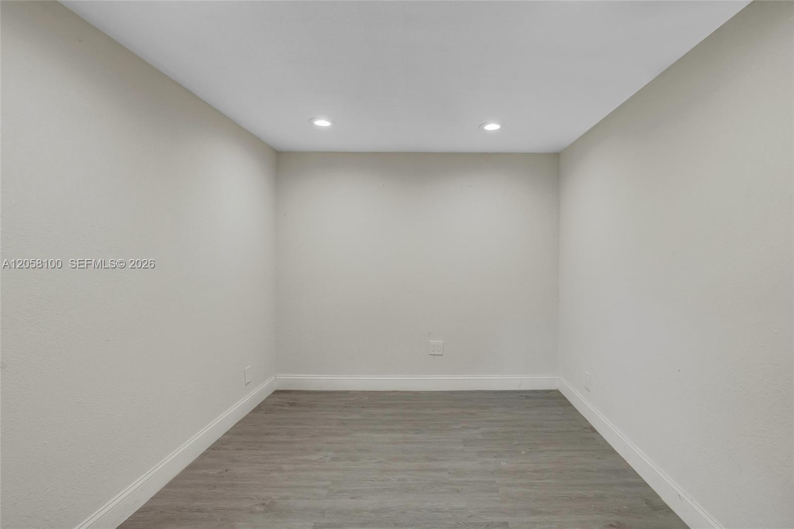 3405 Robbins Road Pompano Beach, FL 33062 - Photo 14 of 71 Gallery Image 14