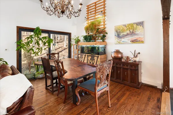 $800,000 | 27 Mohawk Lane, Baldwin Place, NY 10505