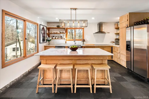 $800,000 | 27 Mohawk Lane, Baldwin Place, NY 10505