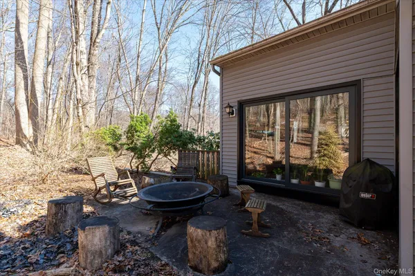$800,000 | 27 Mohawk Lane, Baldwin Place, NY 10505