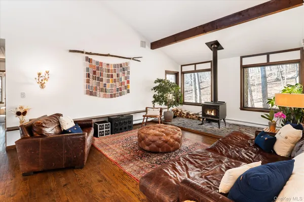 $800,000 | 27 Mohawk Lane, Baldwin Place, NY 10505