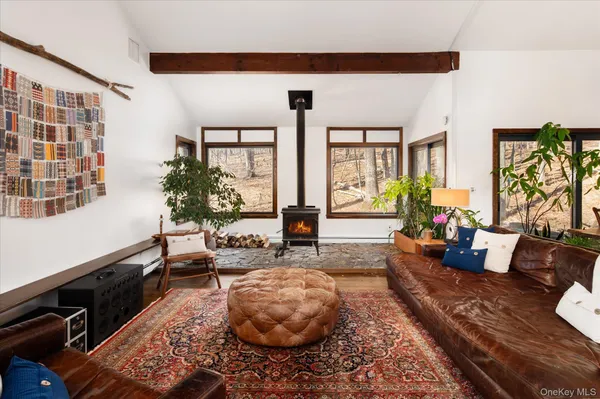 $800,000 | 27 Mohawk Lane, Baldwin Place, NY 10505