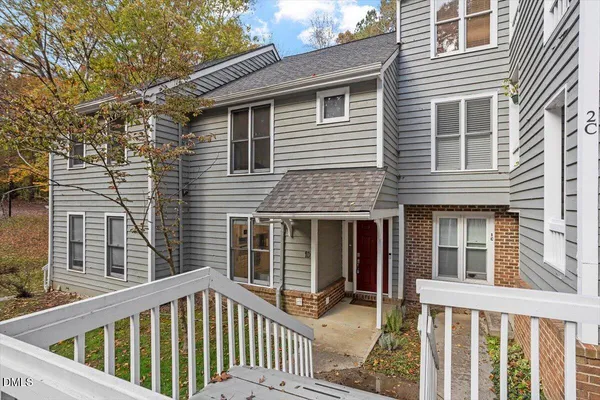 $275,000 | 100 Hunting Chase, Unit 1D, Cary, NC 27513