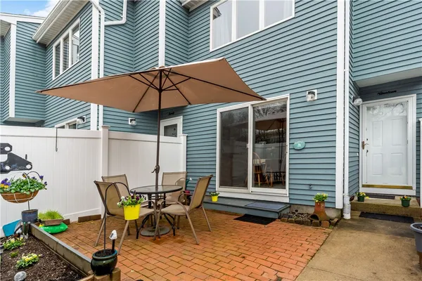 $589,900 | 50 South Bay Drive, Unit 19, Narragansett, RI 02882