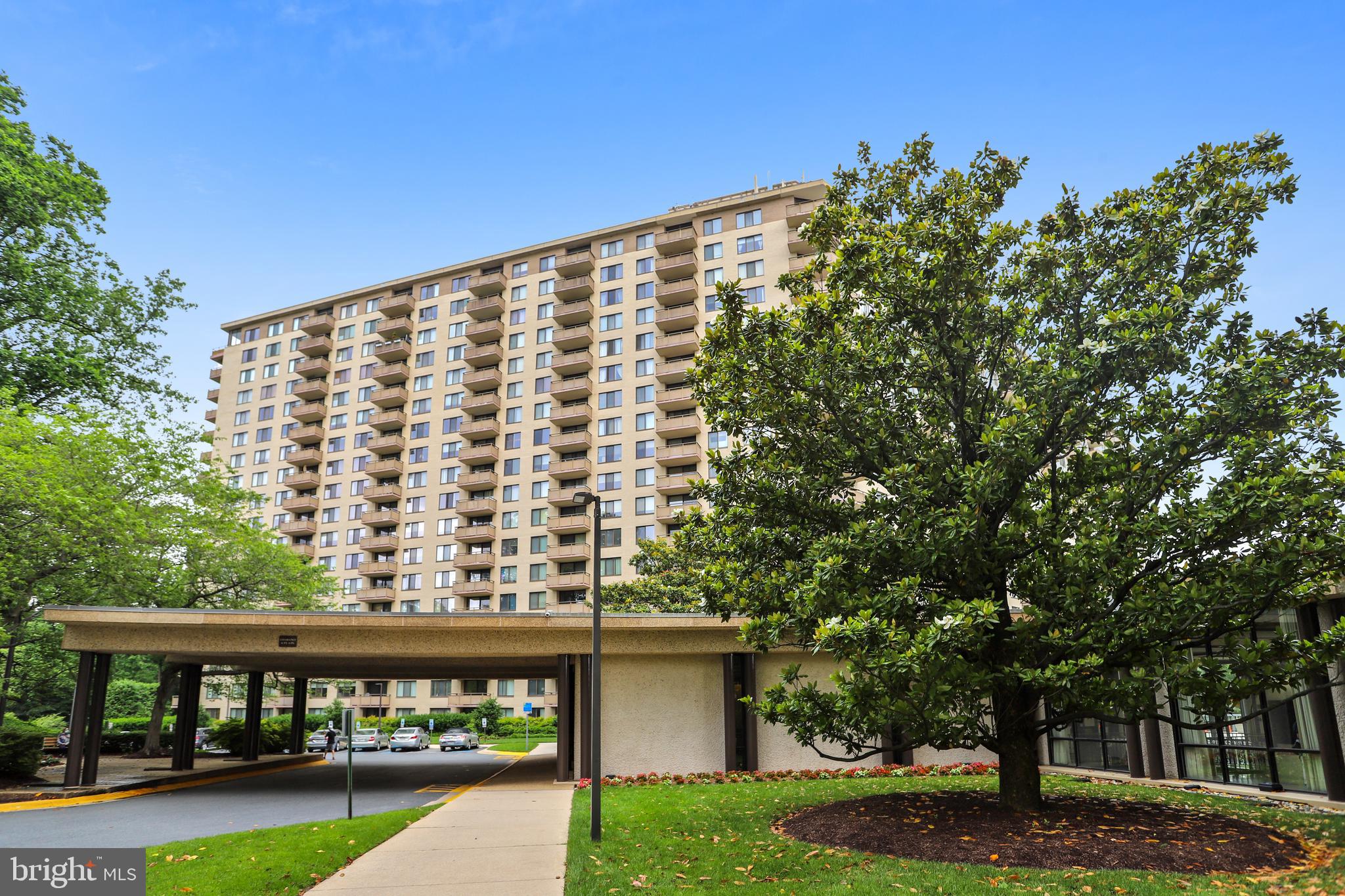 5225 Pooks Hill Road, Unit 1619S Bethesda, MD 20814 - Photo 20 of 54 Promenade entry