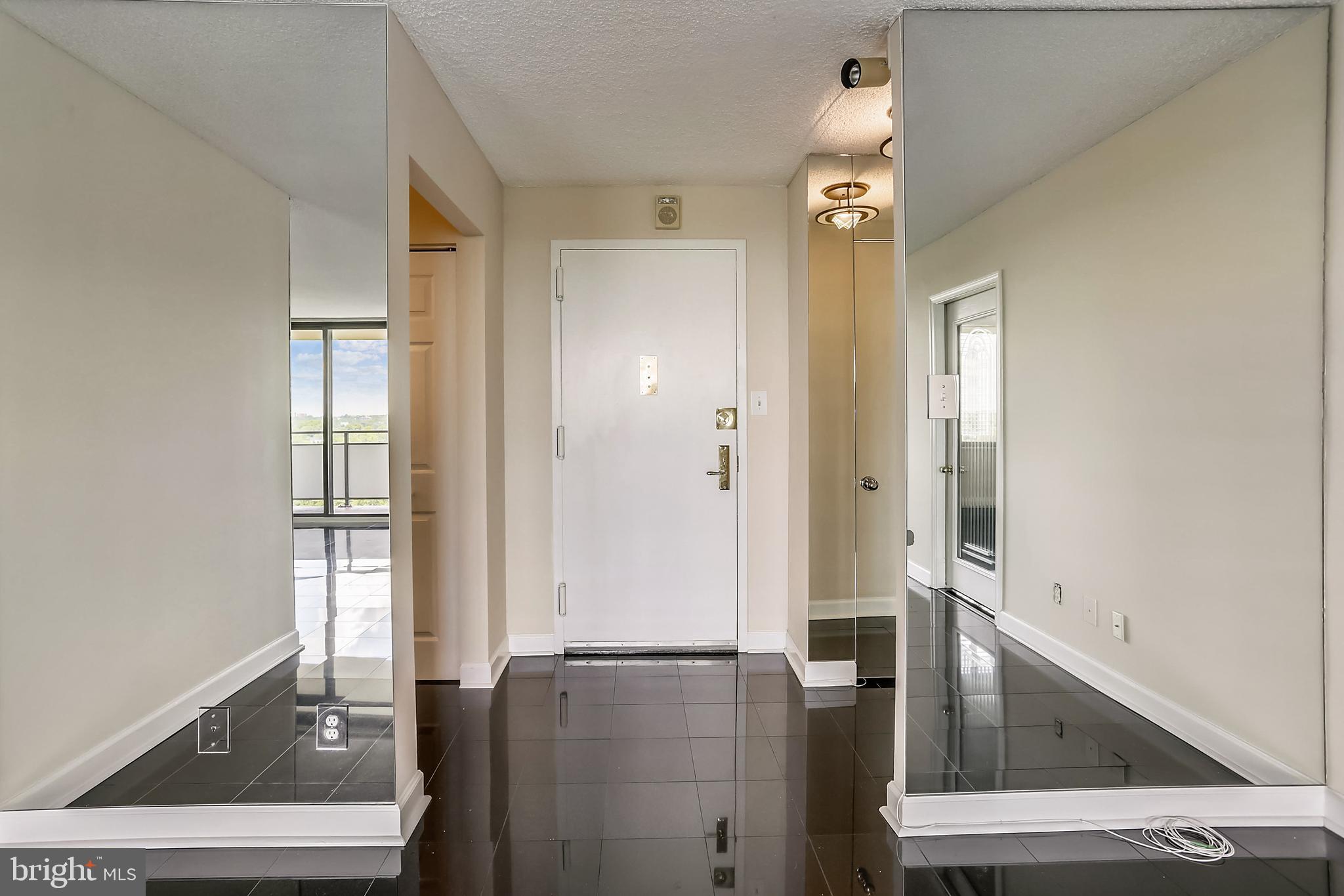 5225 Pooks Hill Road, Unit 1619S Bethesda, MD 20814 - Photo 7 of 54 Entry