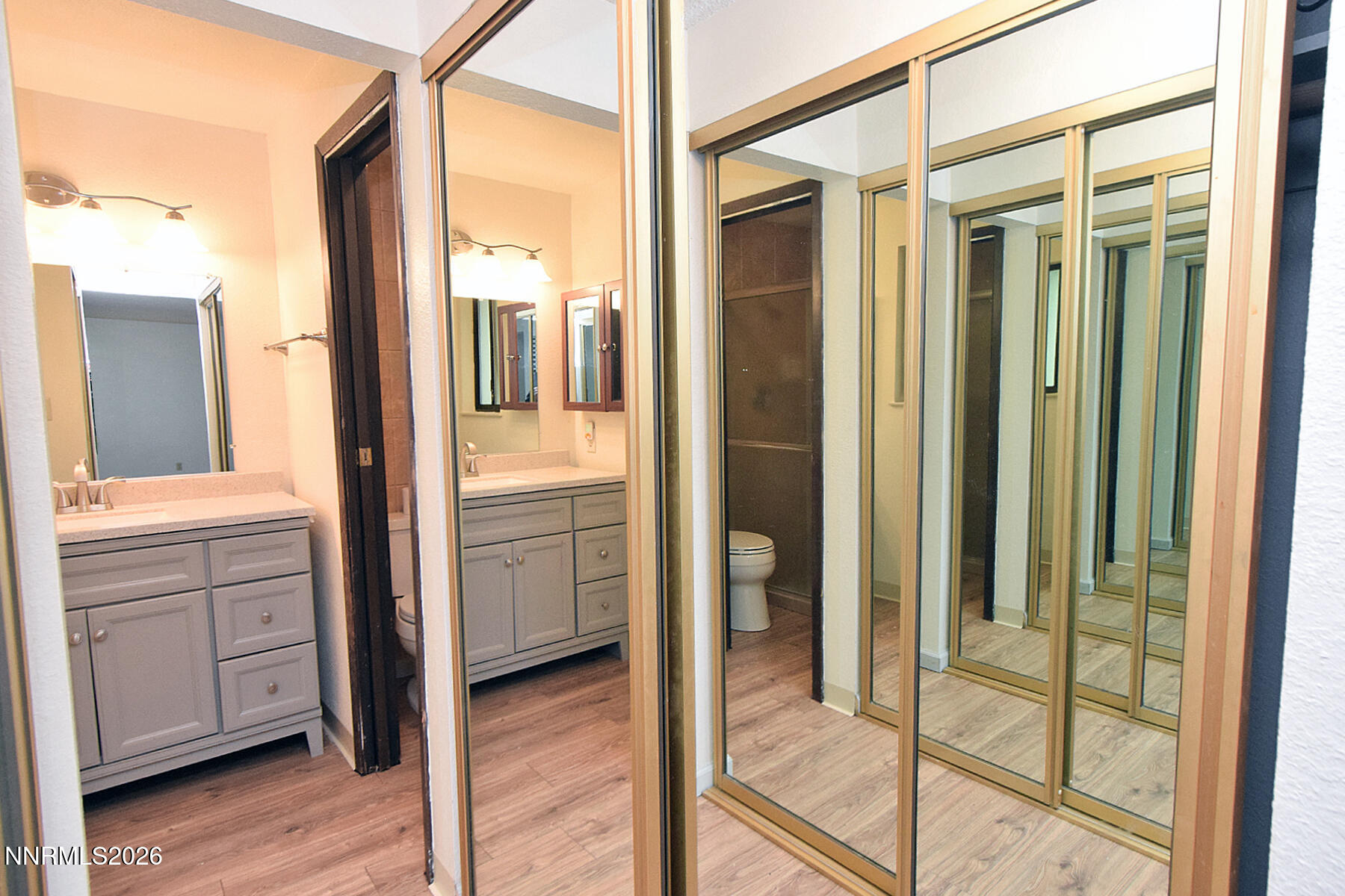 3575 Bluejay Court Reno, NV 89509 - Photo 12 of 31 a db masterbath DSC_0319