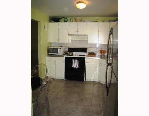 68 Locust Street, Unit 7 Providence, RI 02906 - Photo 4 of 7 Kitchen.