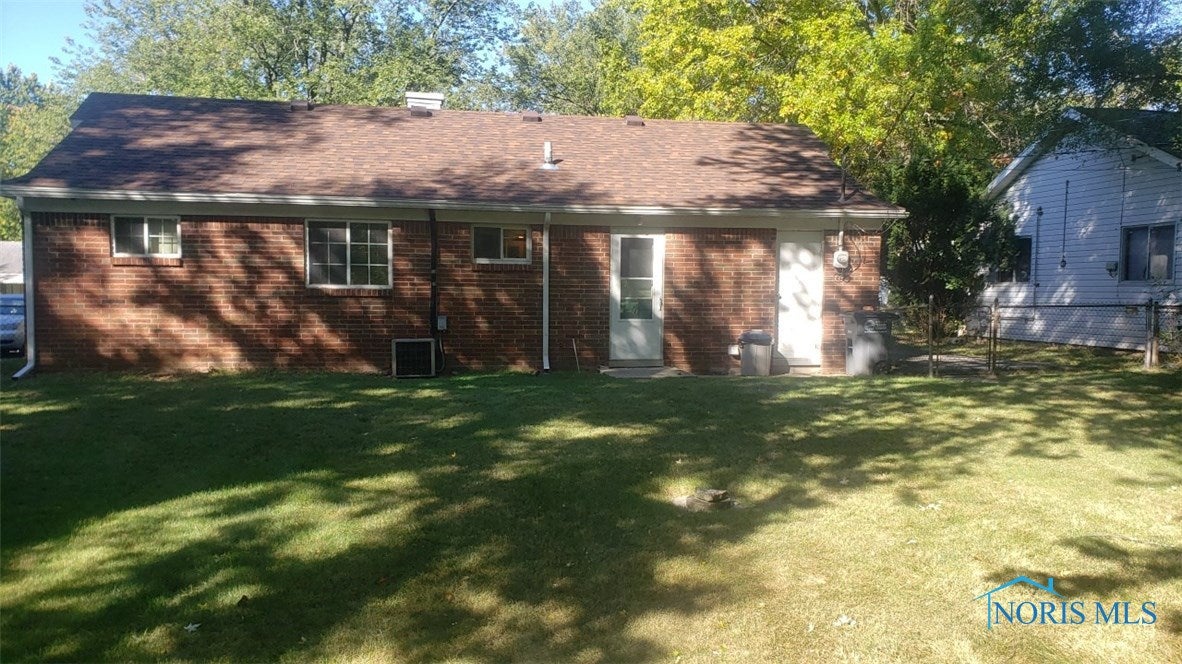 208 Independence Road Toledo, OH 43607 - Photo 4 of 14 Gallery Image 4
