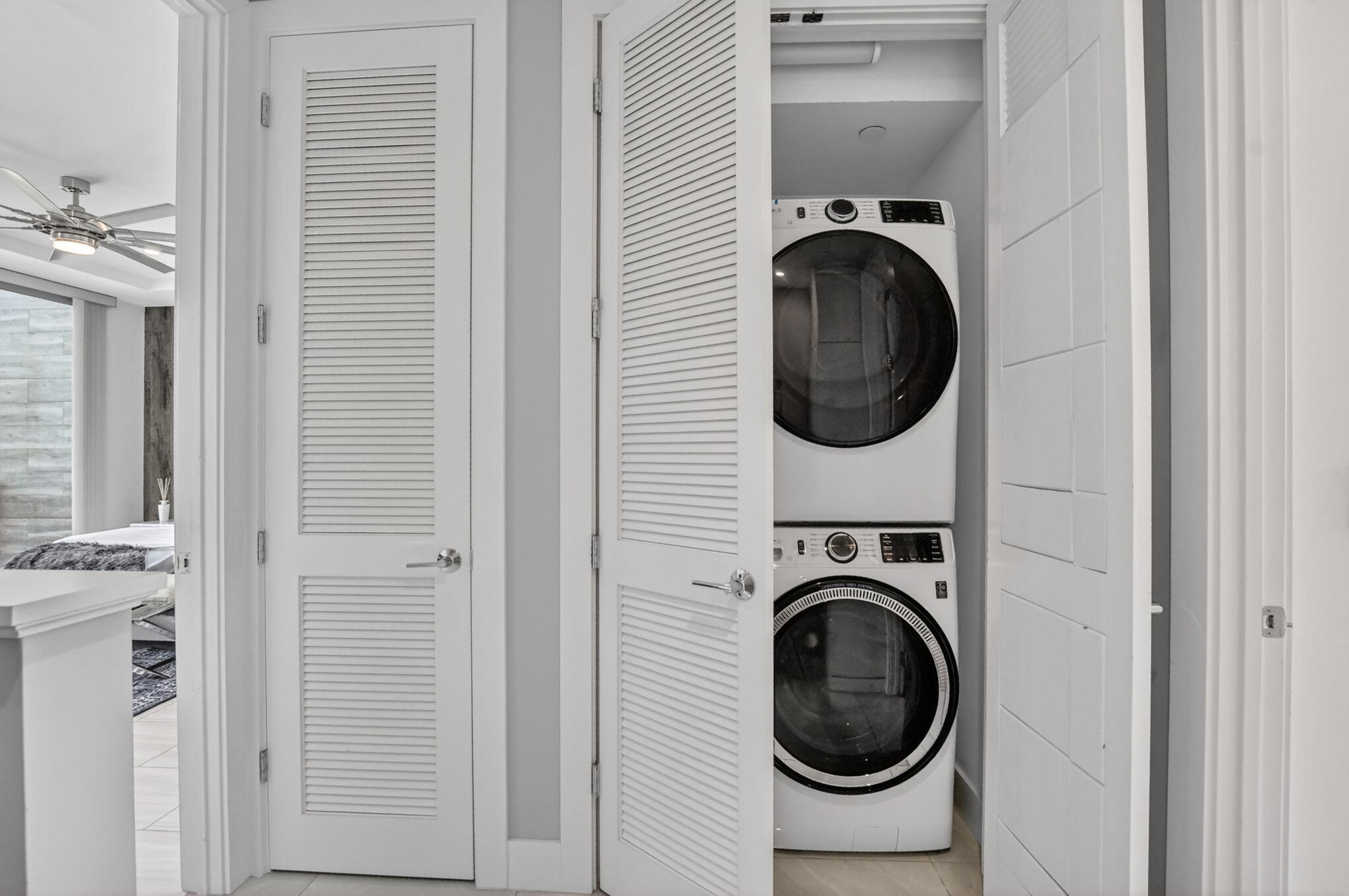 4021 Northwest 18th Way Boca Raton, FL 33431 - Photo 33 of 37 a utility room with dryer and washer