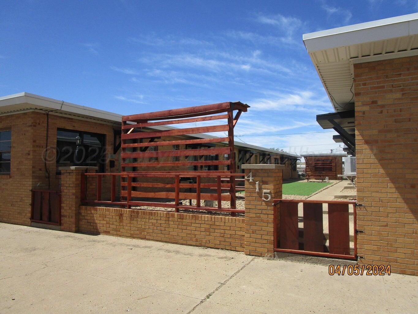 415 North Harvey Street, Unit 6 Borger, TX 79007 - Photo 1 of 8 415 N Harvey front