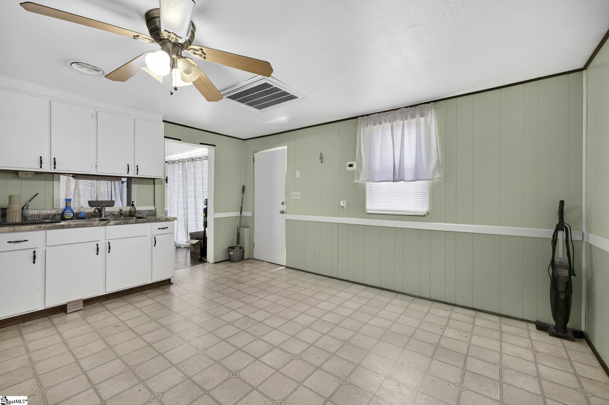 807 Cheddar Road Belton, SC 29627 - Photo 11 of 50