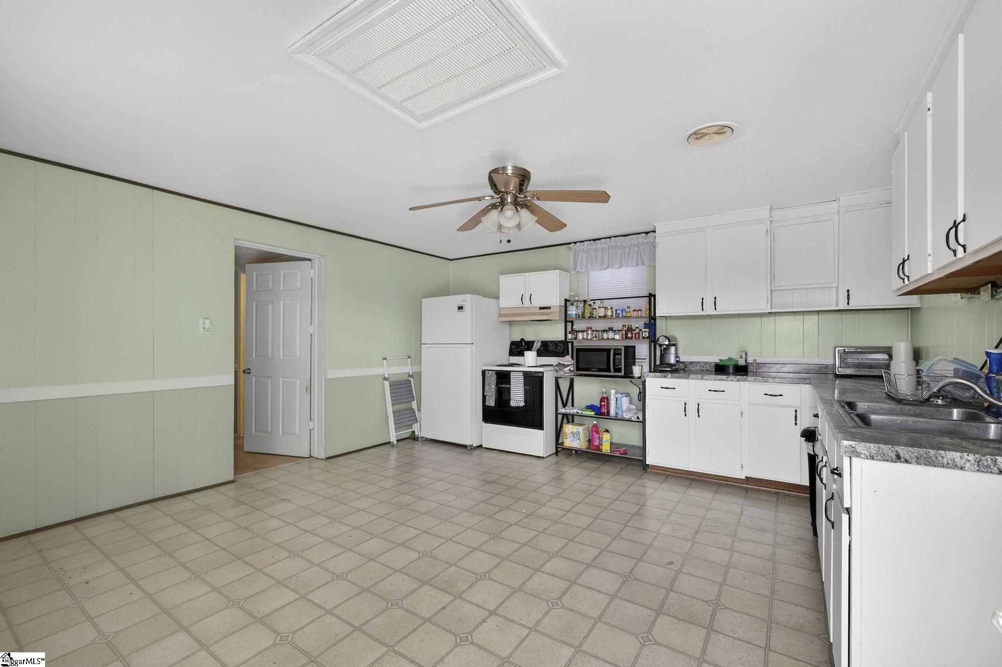 807 Cheddar Road Belton, SC 29627 - Photo 9 of 50