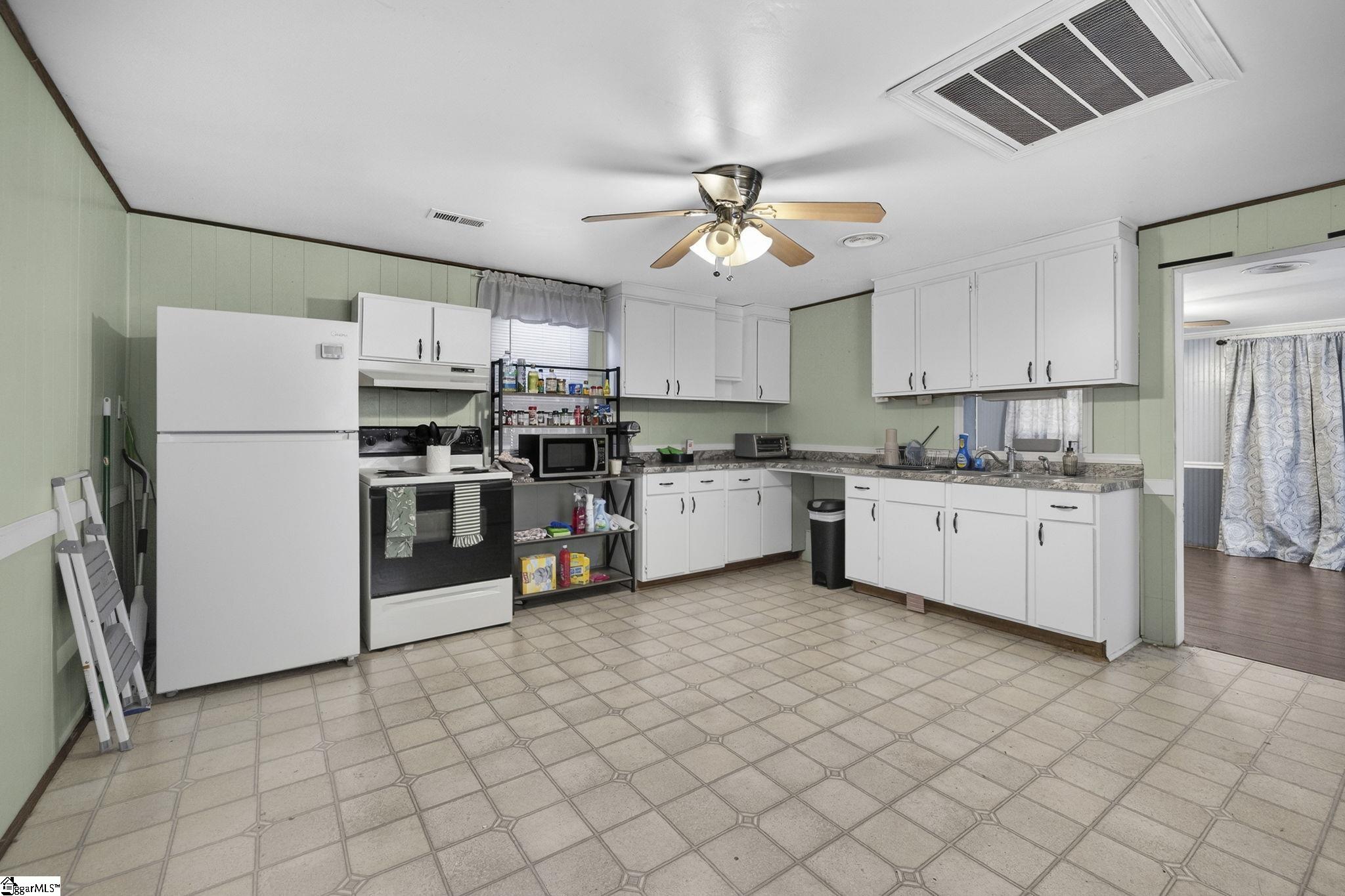 807 Cheddar Road Belton, SC 29627 - Photo 10 of 50