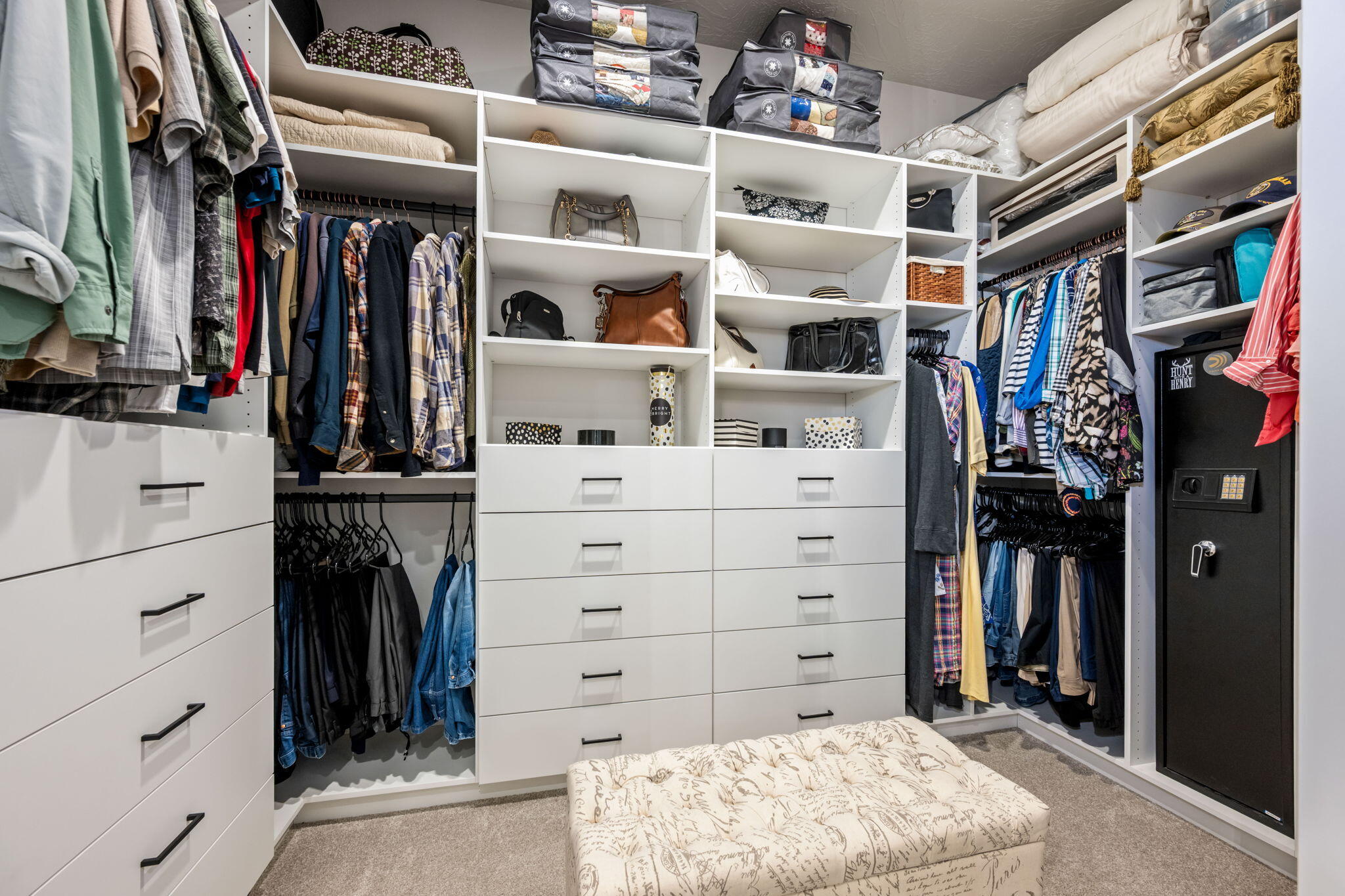 227 United Way Ivins, UT 84738 - Photo 16 of 28 Built-in shelving and drawer storage provide exceptional organization.
