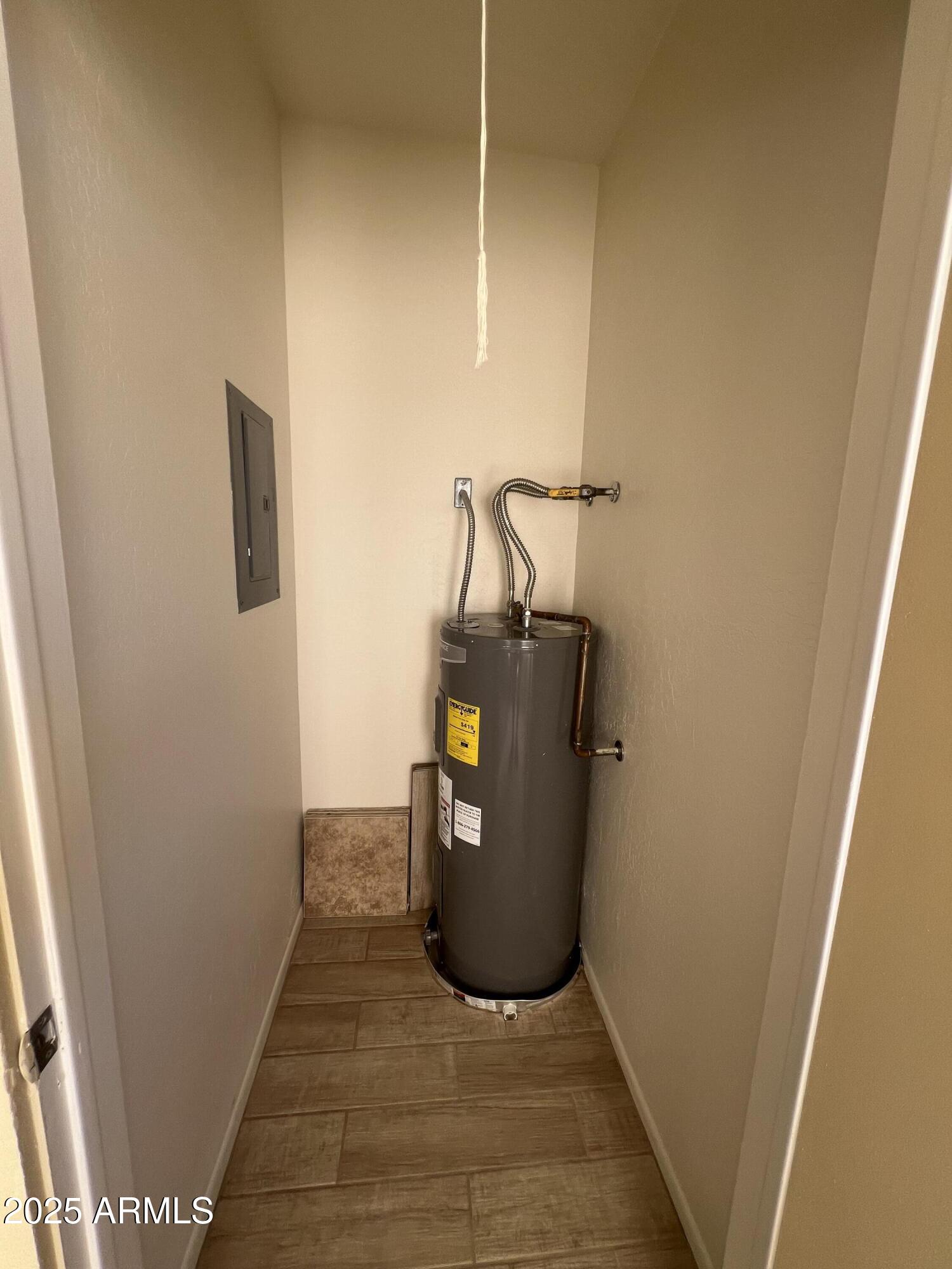12221 West Bell Road, Unit 278 Surprise, AZ 85378 - Photo 17 of 24 a view of hallway with washer and dryer
