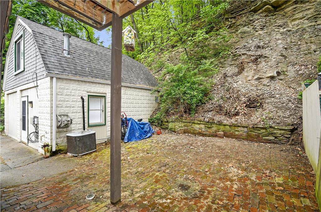 726 Evergreen Road Pittsburgh, PA 15209 - Photo 24 of 25 front view of a house with a yard