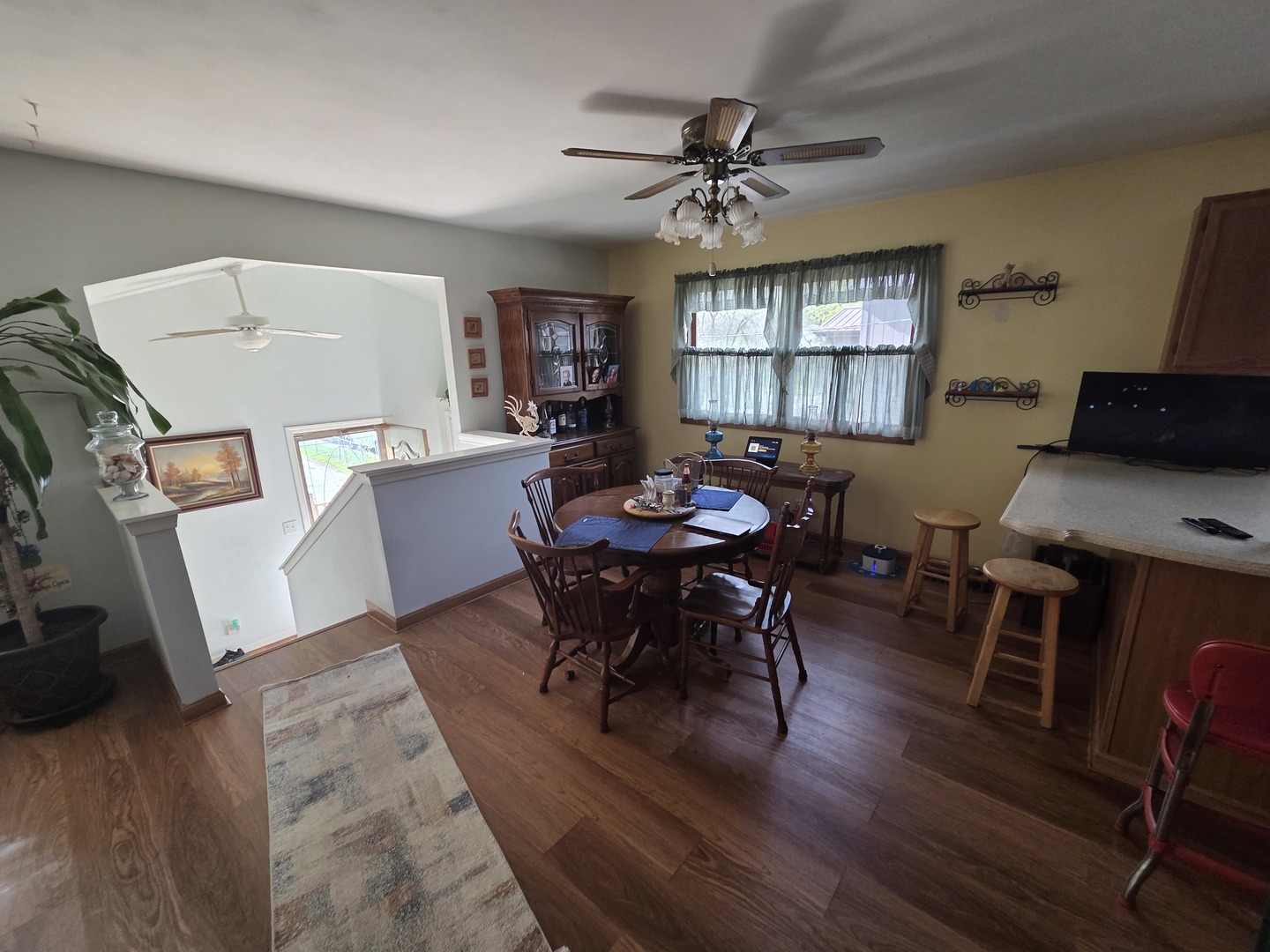 15 Ridgeland Avenue Fox Lake, IL 60020 - Photo 2 of 20