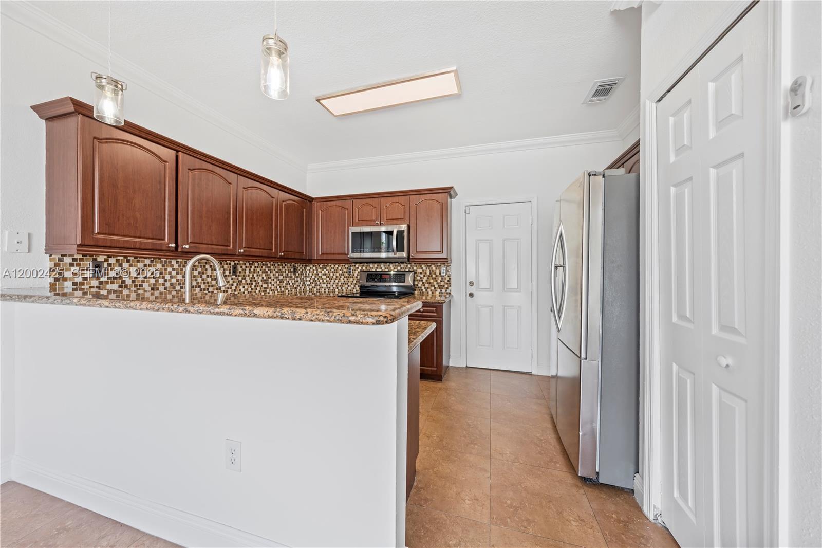 27460 Southwest 138th Path, Unit 27460 Homestead, FL 33032 - Photo 7 of 29