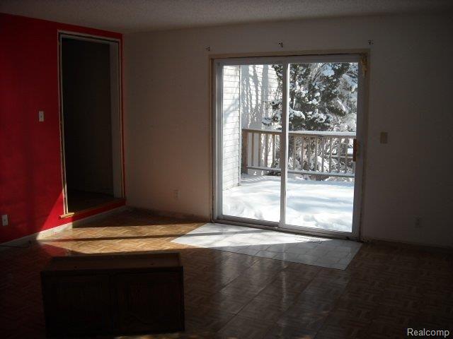 12240 White Lake Road Fenton, MI 48430 - Photo 16 of 24 DSCN5178