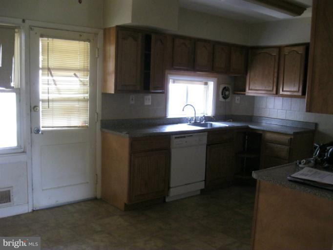 1637 Poles Road Essex, MD 21221 - Photo 6 of 7 Kitchen