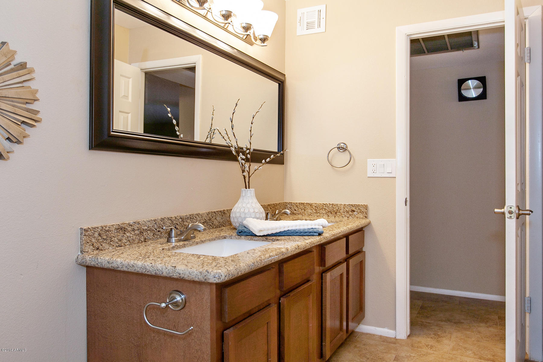 3919 West Rancho Drive Phoenix, AZ 85019 - Photo 18 of 27 Guest Bath B