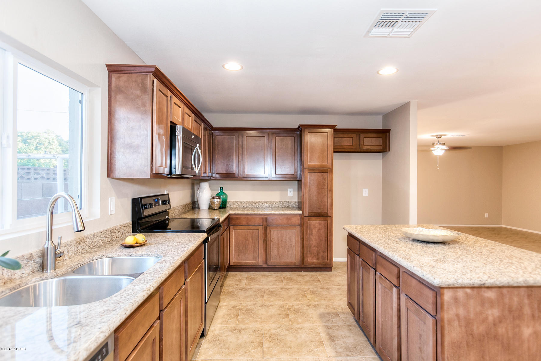 3919 West Rancho Drive Phoenix, AZ 85019 - Photo 8 of 27 Kitchen
