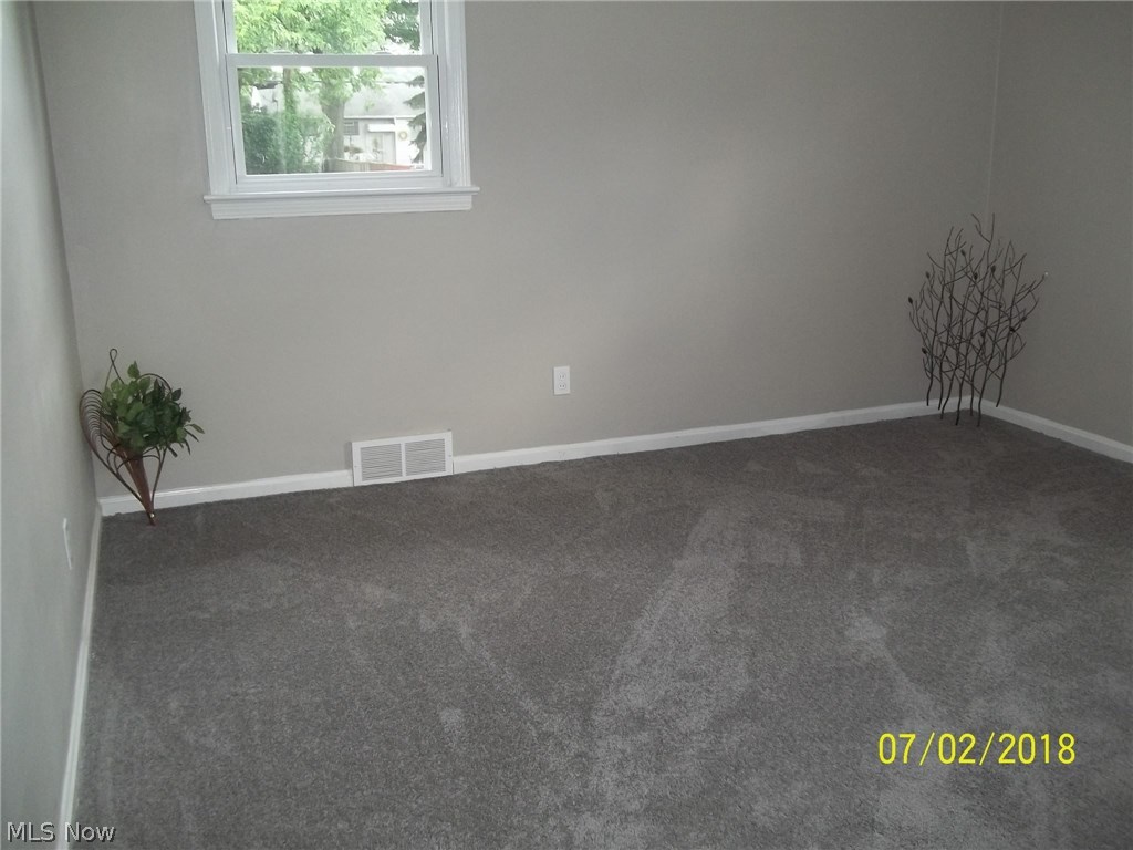 5502 Hauserman Road Cleveland, OH 44130 - Photo 7 of 24