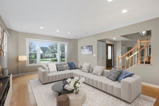 $545,000 | 623 Raintree Road, Buffalo Grove, IL 60089