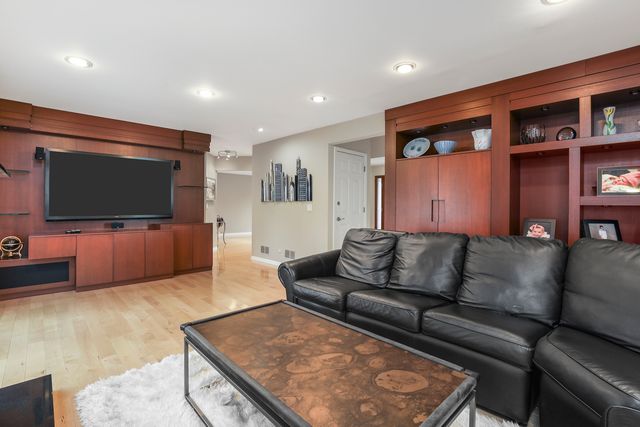 $545,000 | 623 Raintree Road, Buffalo Grove, IL 60089