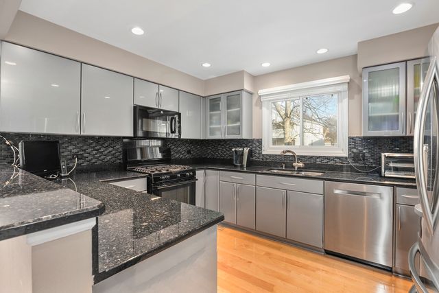 $545,000 | 623 Raintree Road, Buffalo Grove, IL 60089