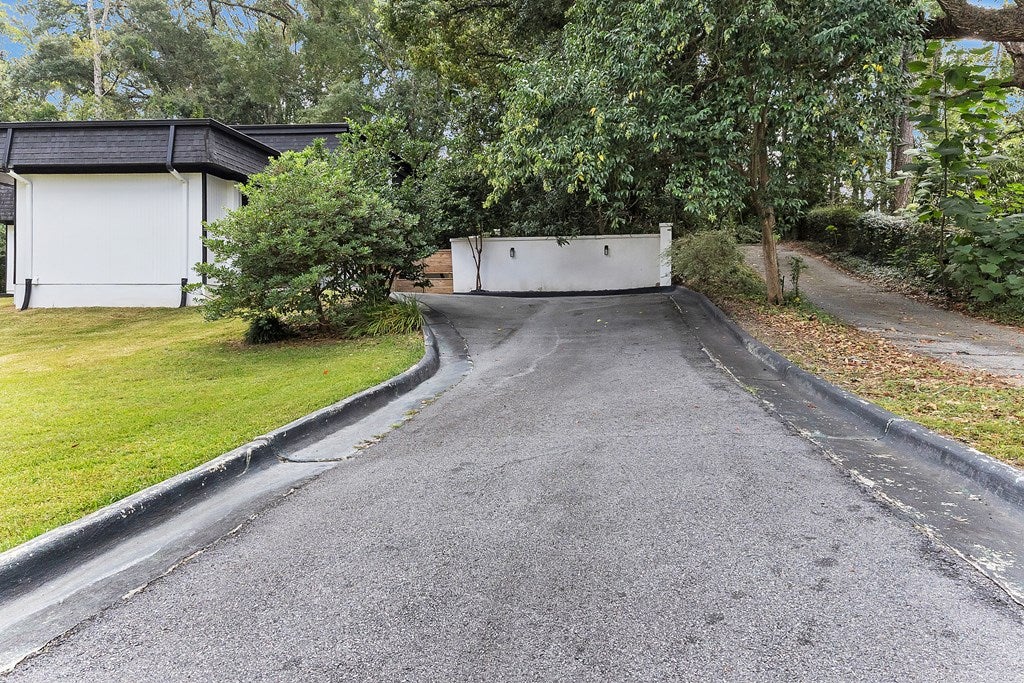 2201 Riverside Drive Valdosta, GA 31602 - Photo 3 of 45 Gallery Image 3