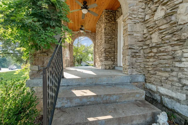 $459,900 | 307 College Avenue East, Carthage, TN 37030