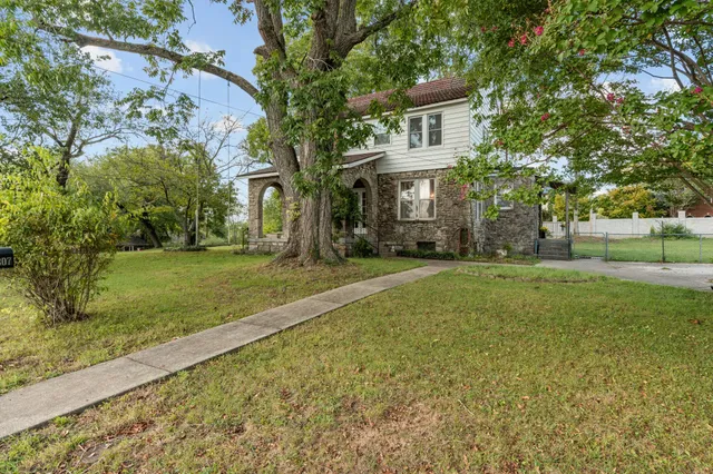 $459,900 | 307 College Avenue East, Carthage, TN 37030