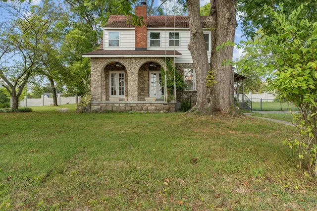 $459,900 | 307 College Avenue East, Carthage, TN 37030