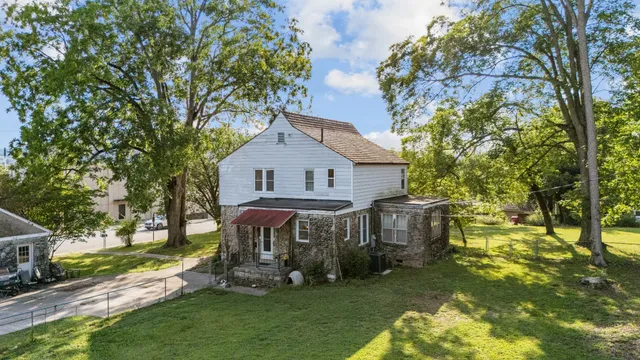 $459,900 | 307 College Avenue East, Carthage, TN 37030