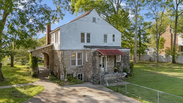 $459,900 | 307 College Avenue East, Carthage, TN 37030