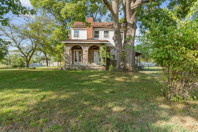 $459,900 | 307 College Avenue East, Carthage, TN 37030