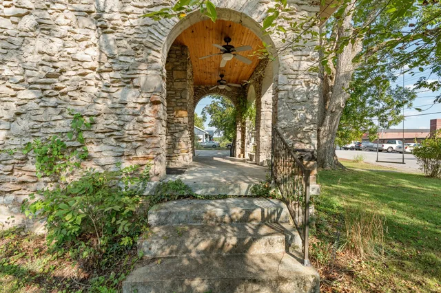 $459,900 | 307 College Avenue East, Carthage, TN 37030