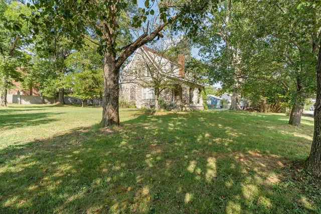 $459,900 | 307 College Avenue East, Carthage, TN 37030