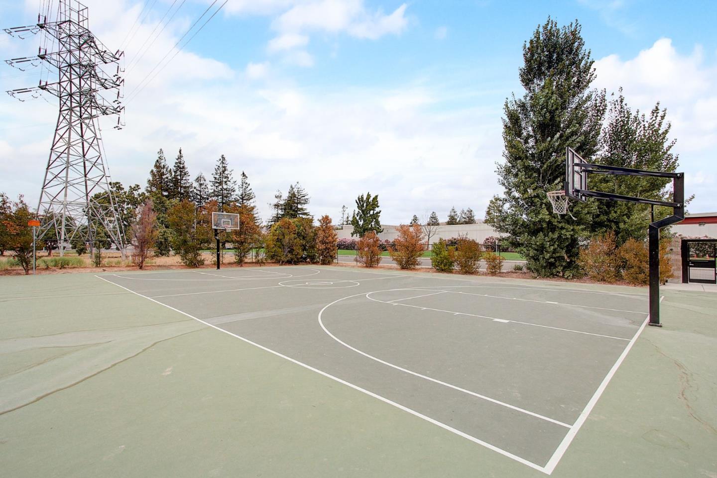 706 Ave One Drive San Jose, CA 95123 - Photo 44 of 60 a view of a basket ball ground